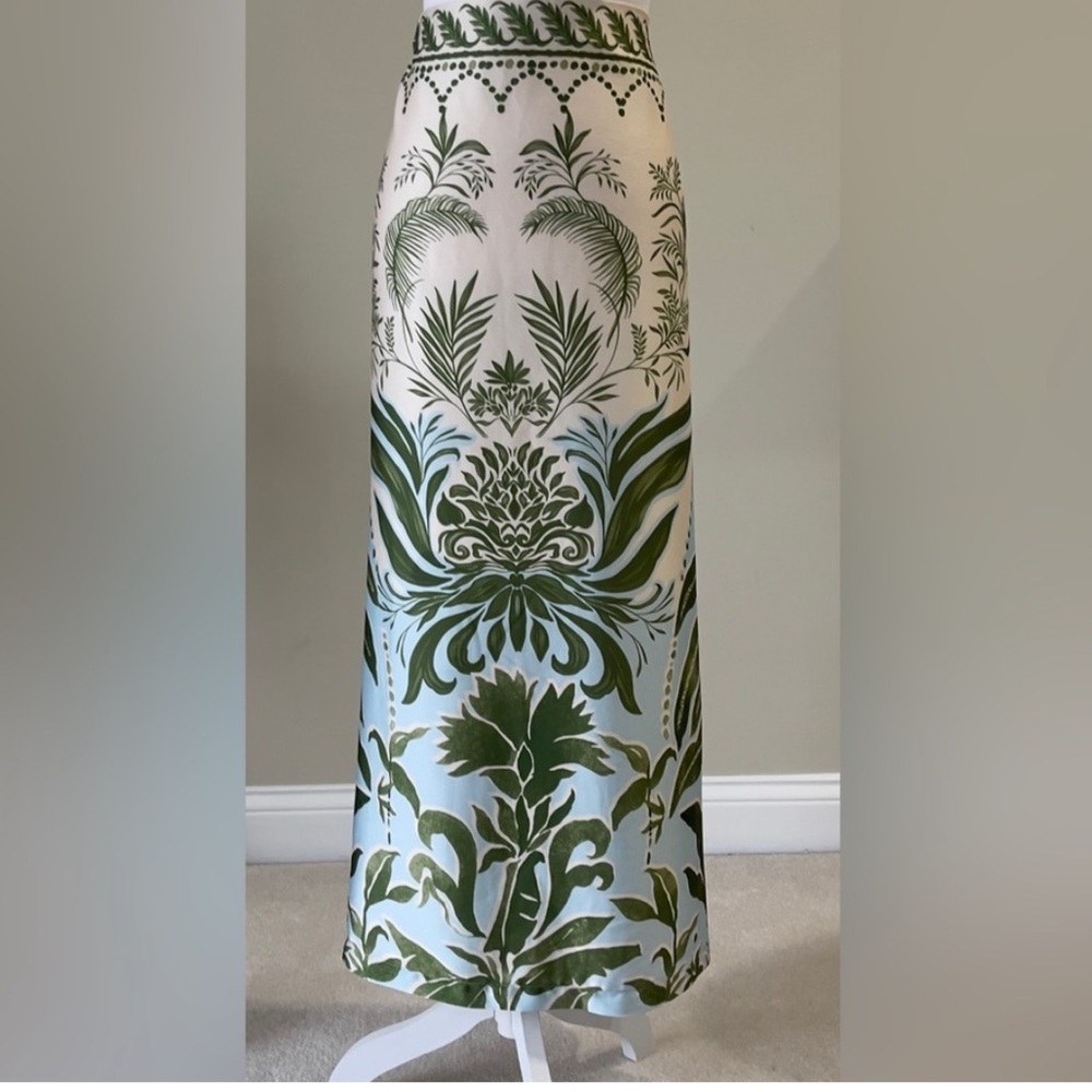 Floral Green and White Women's Skirt - Picture 5 of 7